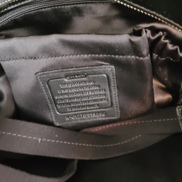 Coach Large Patent Leather Bag - Picture 6 of 14